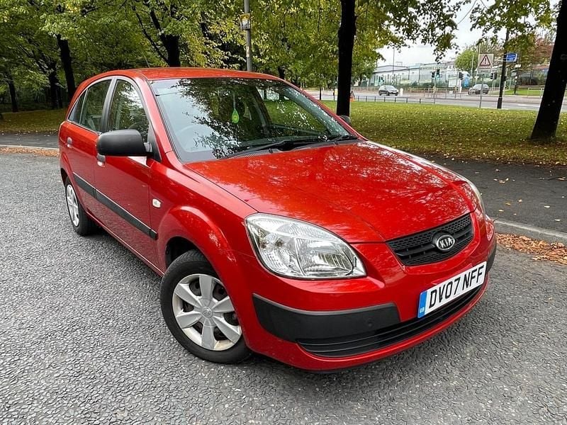 Red Used 2007 Kia Rio Hatchback | £1,150 (Fair price) - Image 1/4