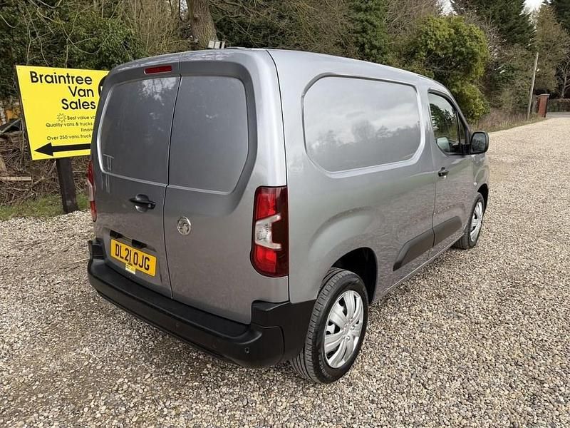 Used Vauxhall Combo 100 HP (73 kW) 2021 Grey MPV