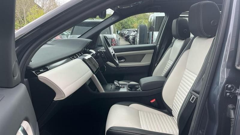 Second-hand Land Rover Discovery Sport HSE Dynamic 204 CP (150 kW) 2024 Albastru SUV