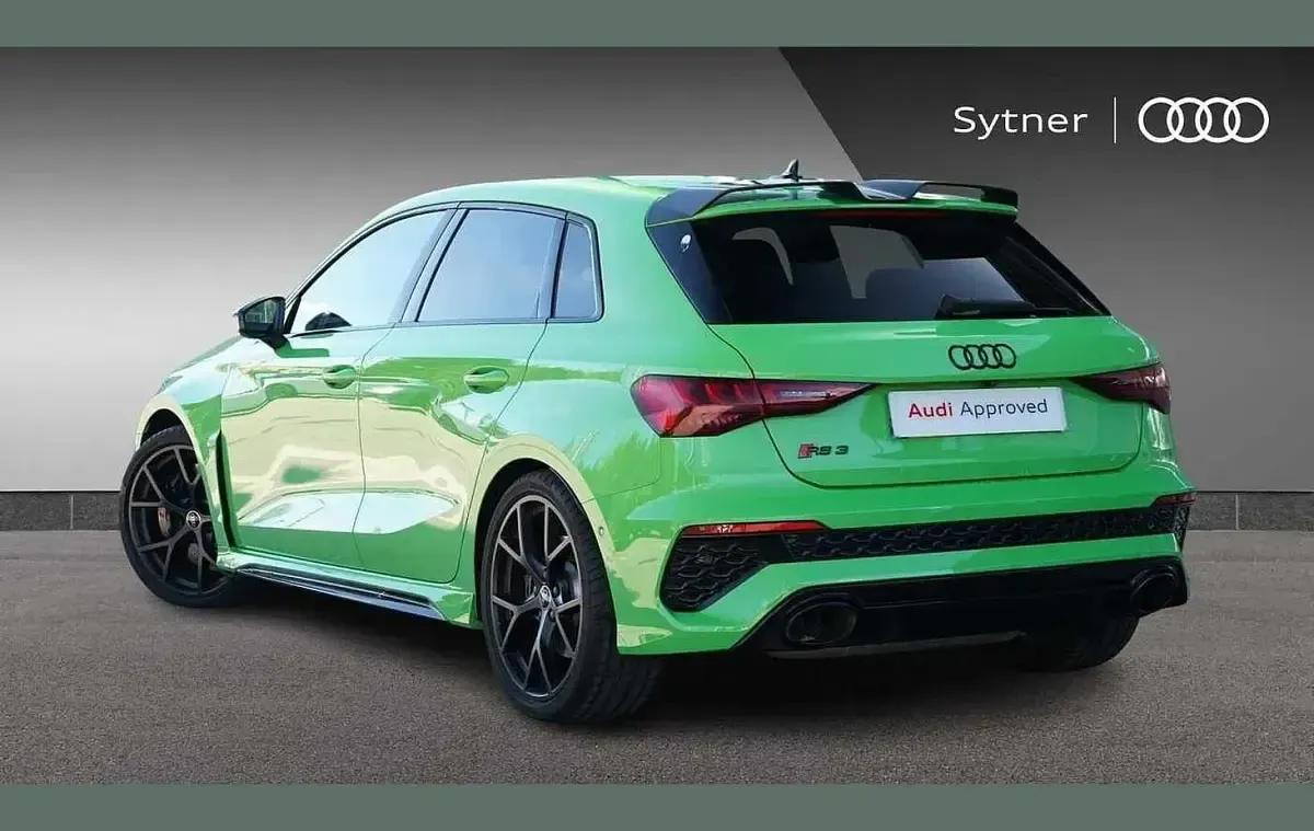 Usado Audi RS3 Sport 400 CV (294 kW) 2024 Verde Berlina