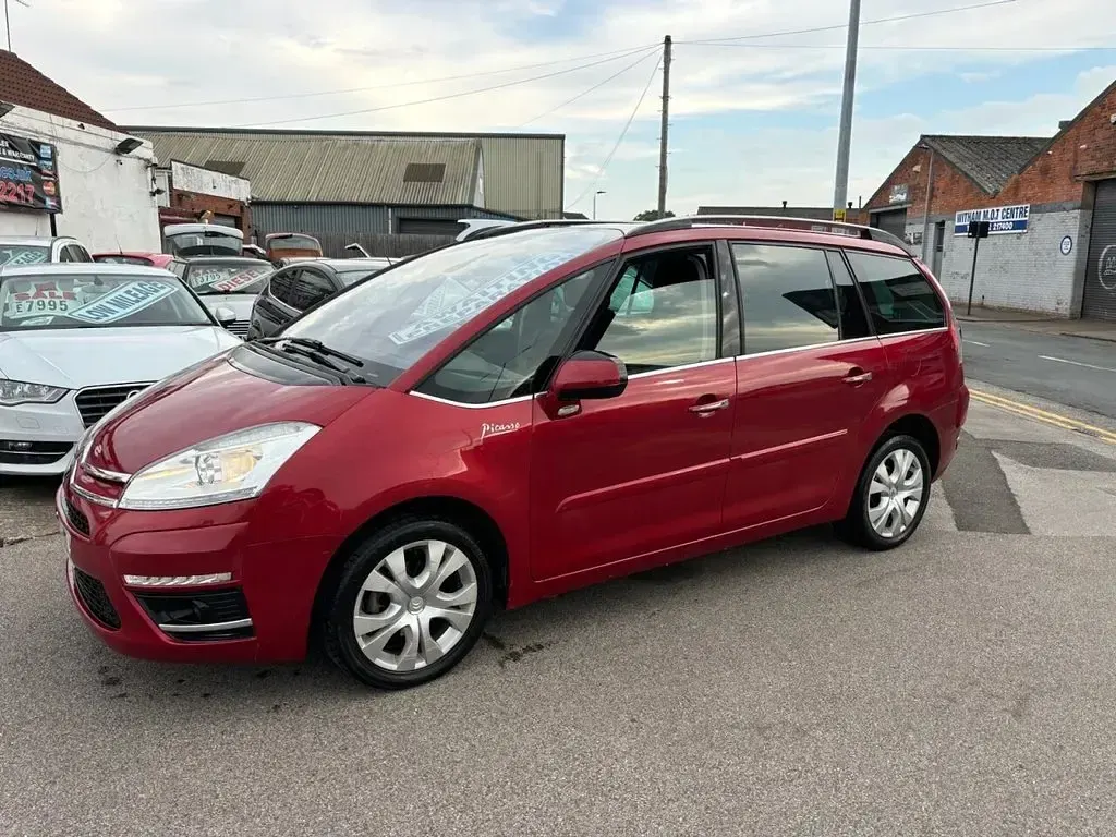Used Citroën Grand C4 Picasso Platinum 110 HP (80 kW) 2013 Red MPV