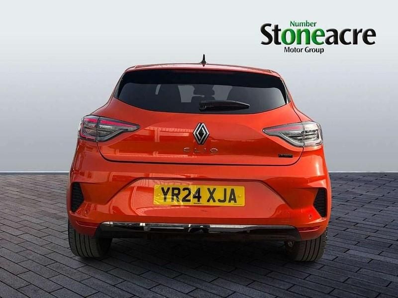 Used Renault Clio V Techno 140 HP (102 kW) 2024 Orange Hatchback