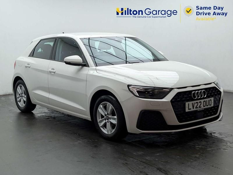 Used Audi A1 Sportback Design 95 HP (69 kW) 2022 White Hatchback