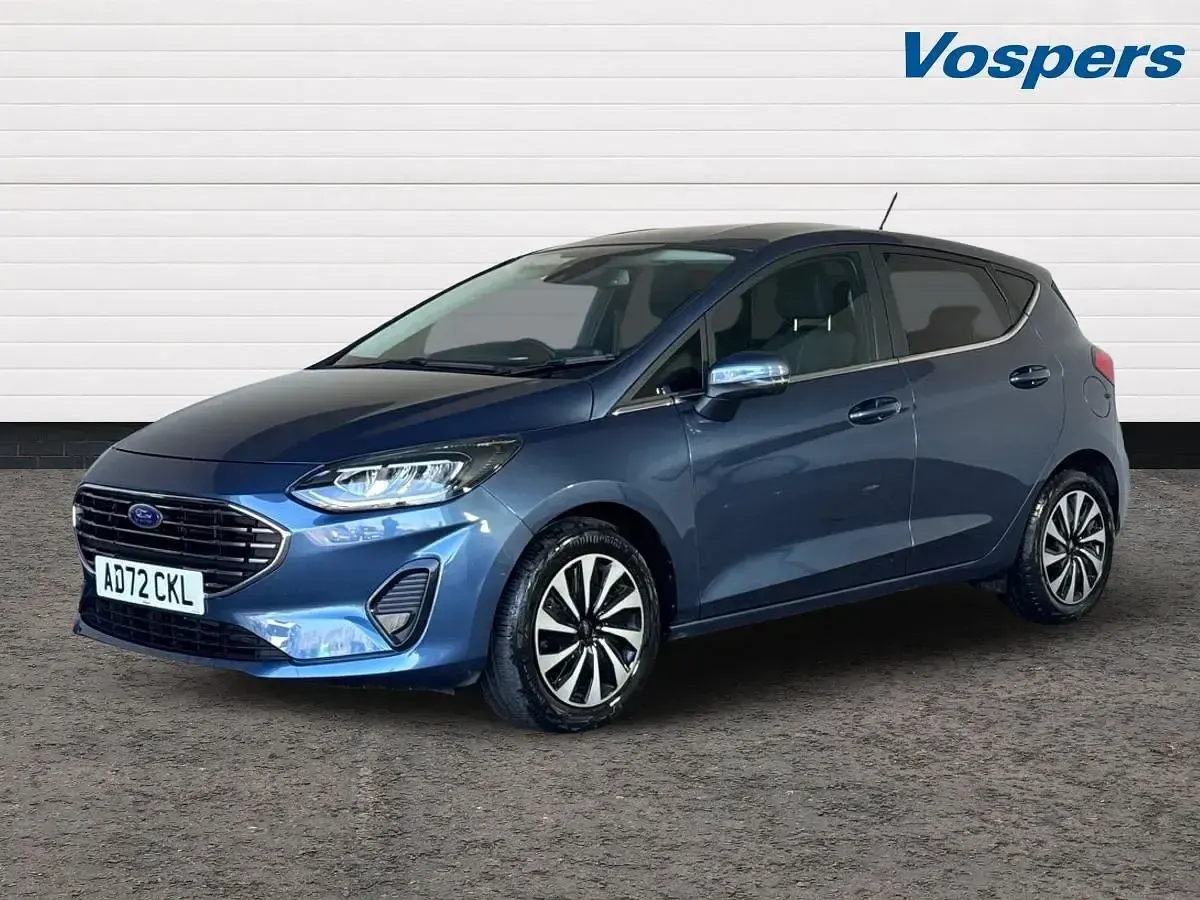 Begagnad Ford Fiesta Titanium 2023 Blå Halvkombi