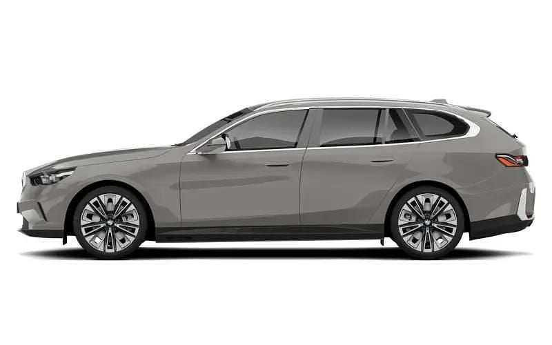 New 2025 BMW 530e M Sport Estate | £55,606 (Super price) - Image 1/1