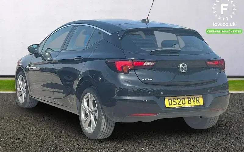 Begagnad Vauxhall Astra SRi 110 HK (80 kW) 2020 Svart Halvkombi