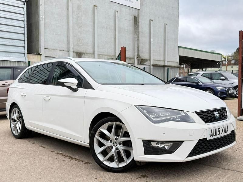 Used Seat Leon FR Sport 150 HP (110 kW) 2015 White Estate