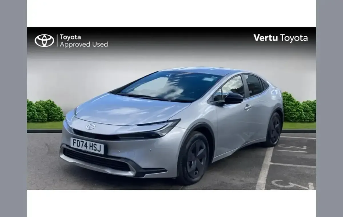 Used Toyota Prius Design 223 HP (164 kW) 2024 Silver Hatchback