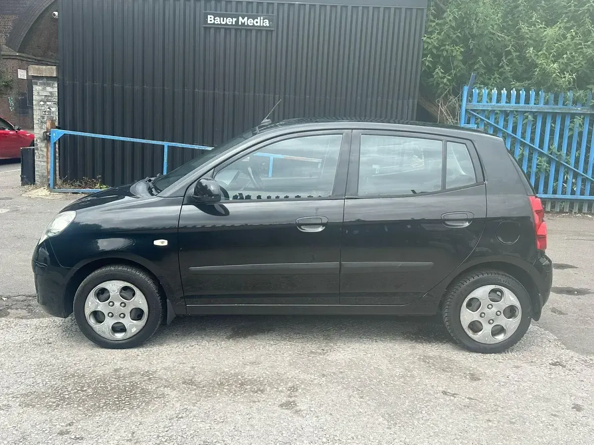 Used Kia Picanto 64 HP (47 kW) 2011 Black Hatchback