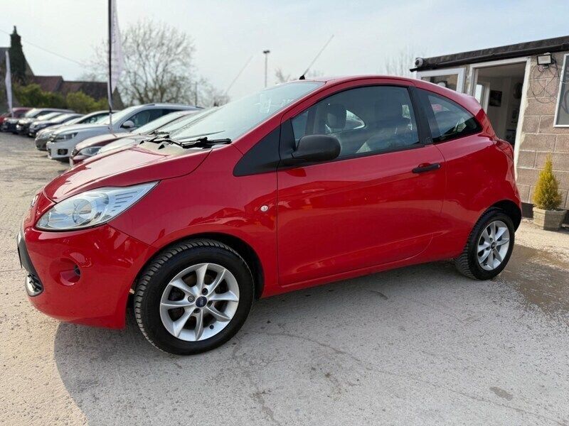 Red Used 2013 Ford Ka Studio Hatchback | £3,750 (Fair price) - Image 1/3