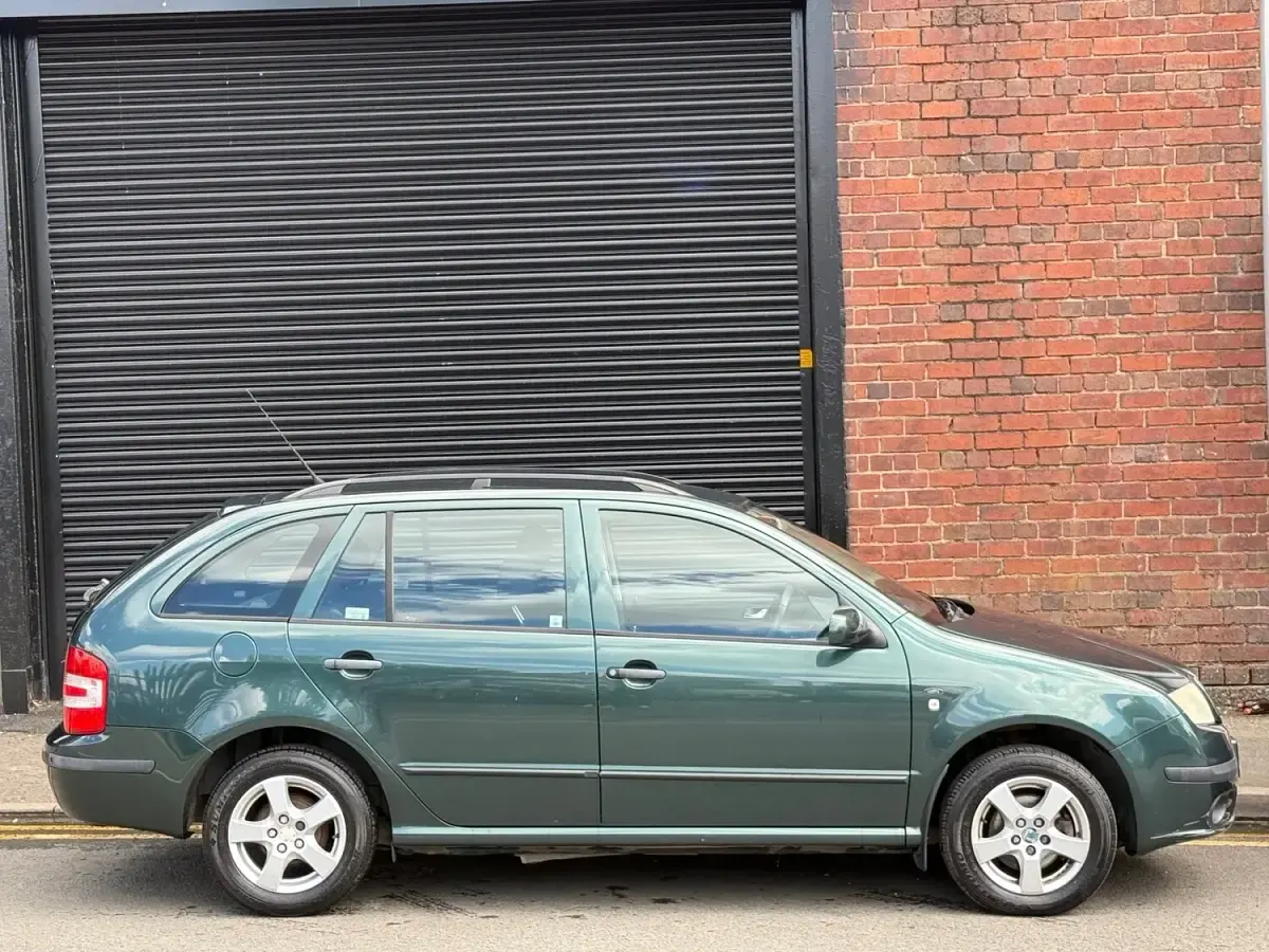 Used Skoda Fabia Elegance 75 HP (55 kW) 2006 Green Estate