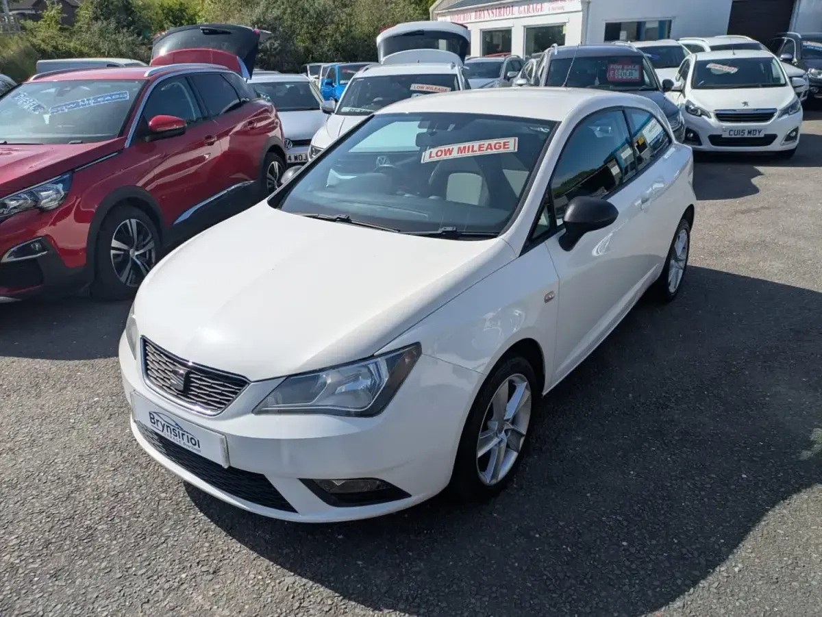 Używany Seat Ibiza 85 KM (62 kW) 2013 Biały Hatchback