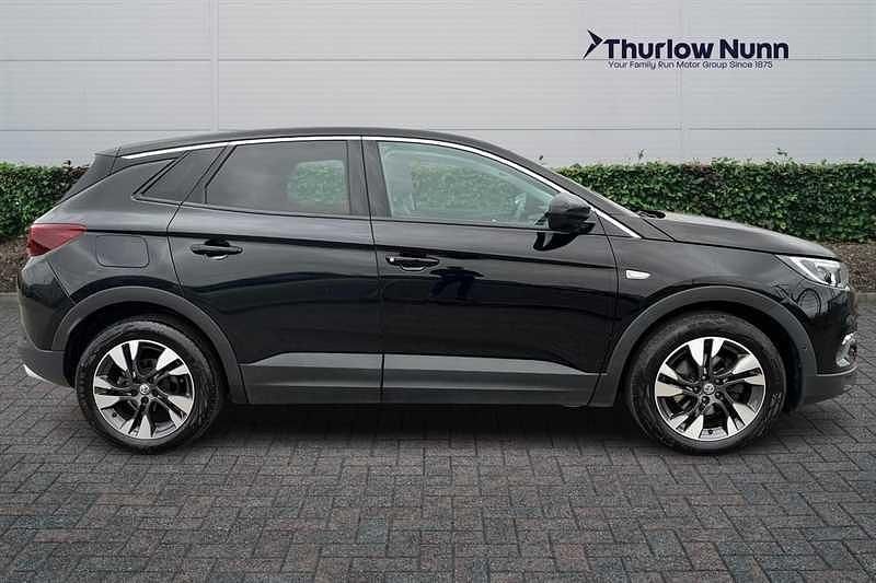 Used Vauxhall Grandland X SRi 130 HP (95 kW) 2020 Black SUV