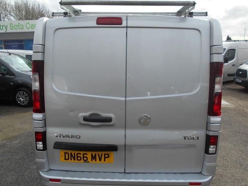 Used Vauxhall Vivaro Sportive 120 HP (88 kW) 2016 Silver MPV