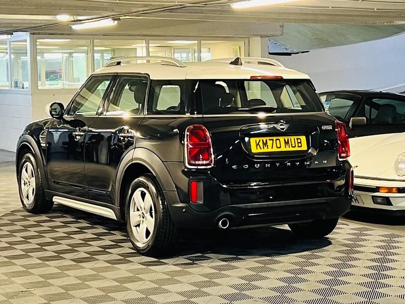 Begagnad Mini Cooper Classic 2020 Svart Halvkombi