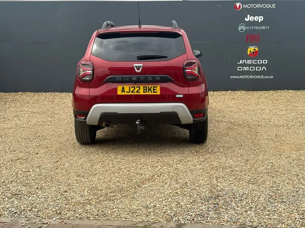 Used Dacia Duster Prestige 100 HP (73 kW) 2022 Fusion red Estate