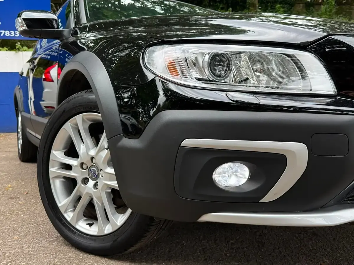 Used Volvo XC70 SE Lux 220 HP (161 kW) 2015 Black Estate
