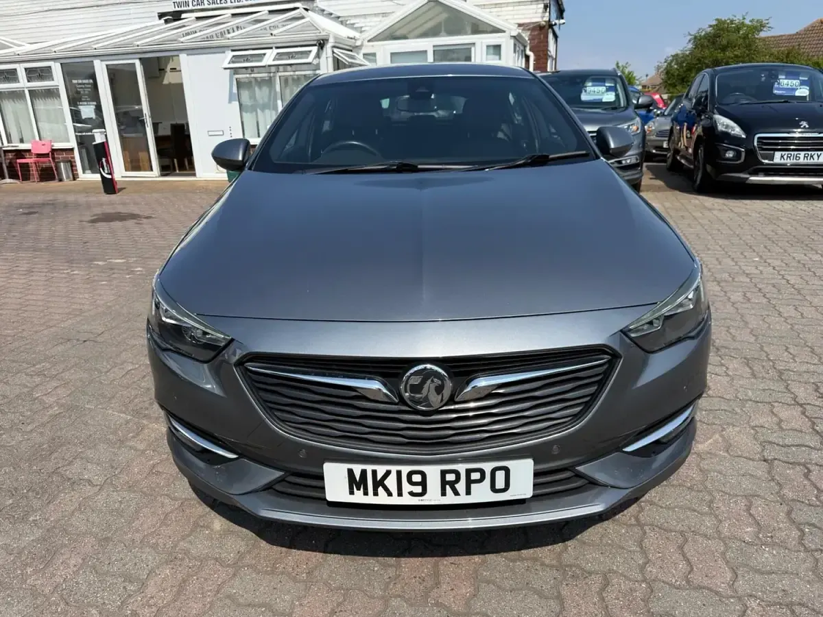 Used Vauxhall Insignia SRi 165 HP (121 kW) 2019 Grey Hatchback