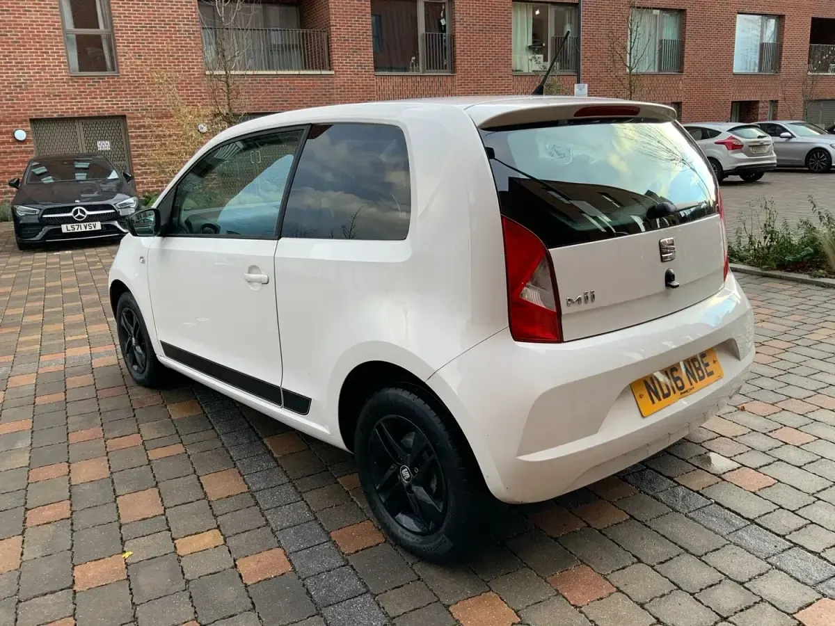 Used Seat Mii Design 2016 White Hatchback