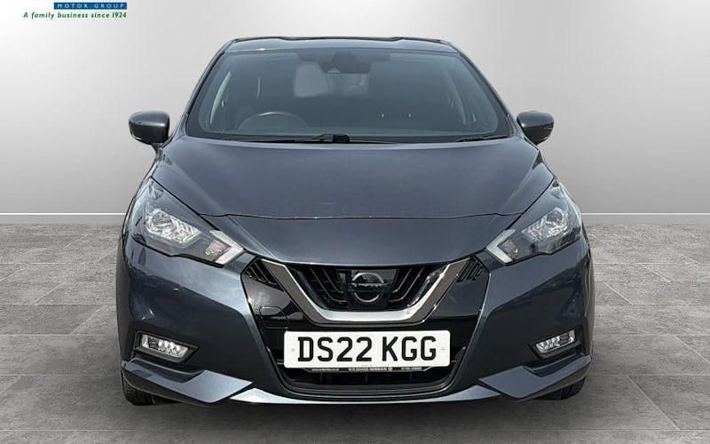 Usado Nissan Micra Tekna 92 HP (67 kW) 2022 Cinzento Citadino