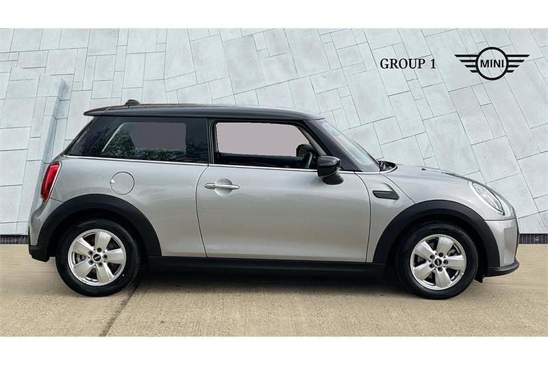 Used Mini Cooper Classic 136 HP (100 kW) 2023 Silver Hatchback