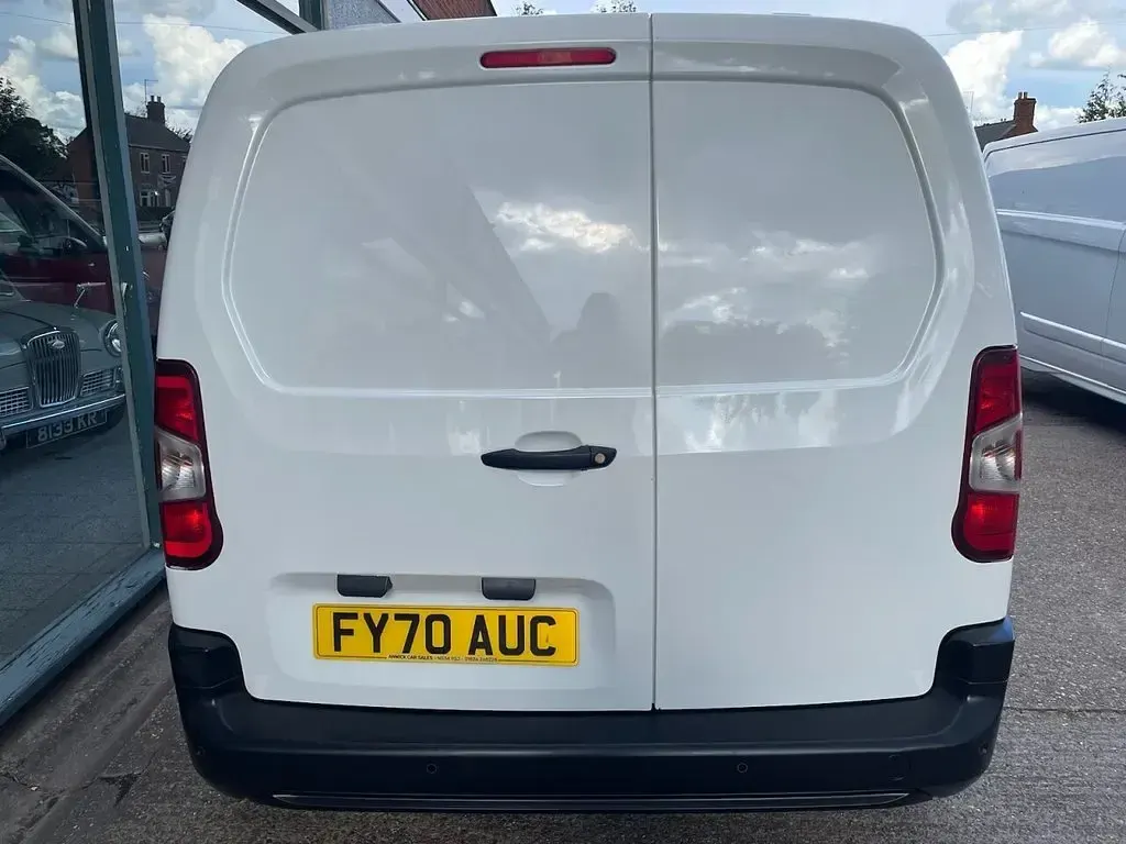 Used Peugeot Partner 131 HP (96 kW) 2020 White MPV