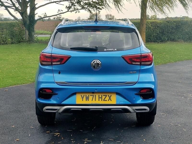 Used MG ZS Exclusive 111 HP (81 kW) 2021 Blue Hatchback