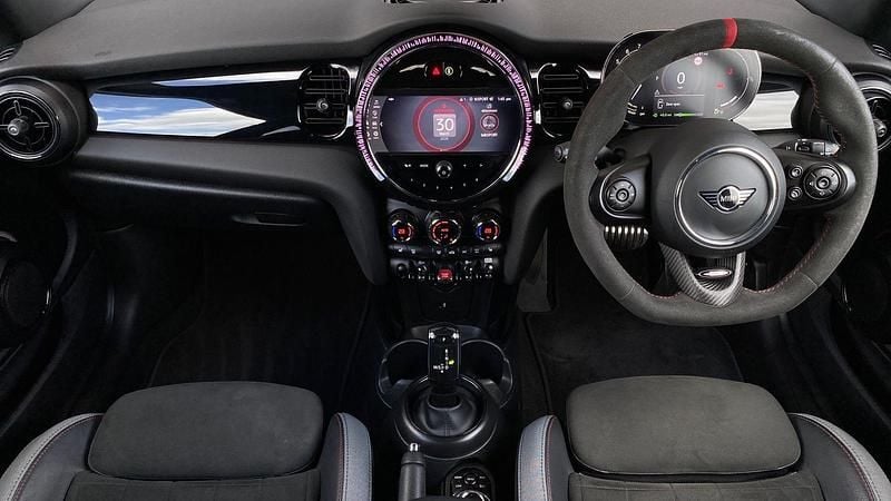 Used Mini Cooper Hatch 134 HP (98 kW) 2023 Silver Hatchback