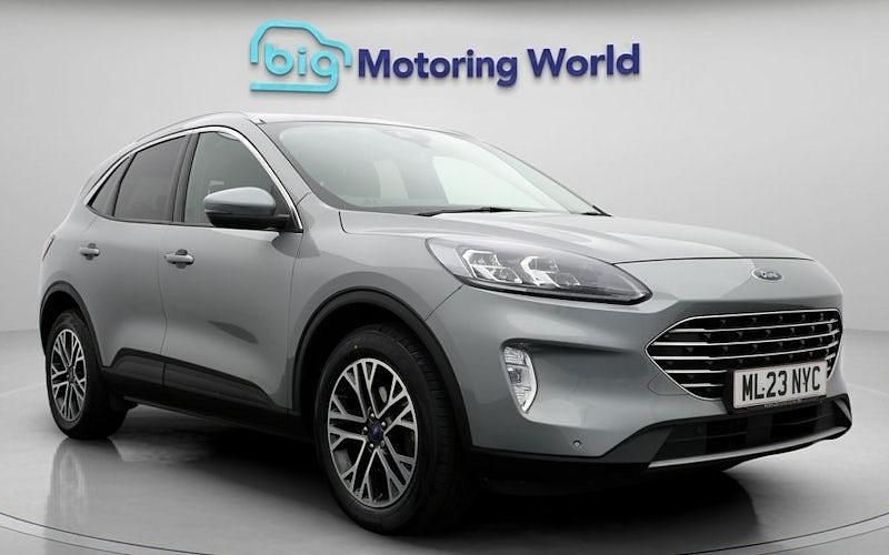 Usado Ford Kuga Titanium 150 HP (110 kW) 2023 SUV