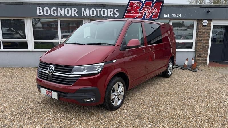 Used VW Transporter Highline 150 HP (110 kW) 2024 Red Van