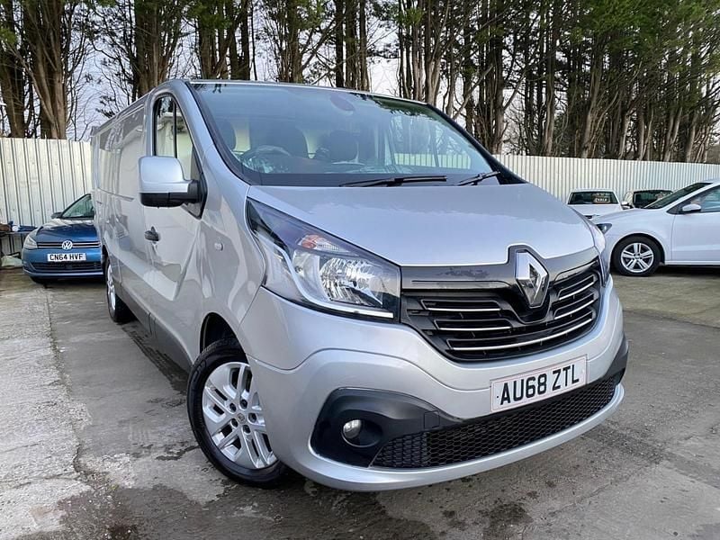 Silver Used 2018 Renault Trafic MPV | £9,495 (Super price) - Image 1/4