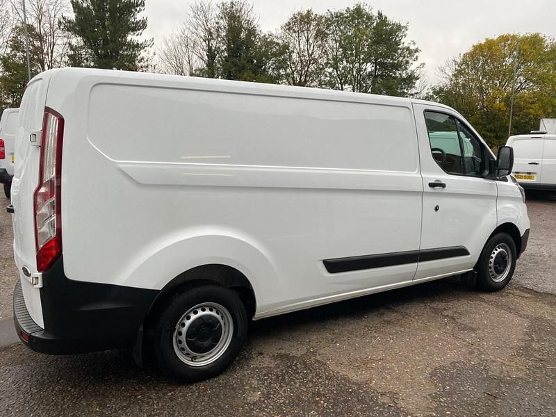 Used Ford Transit Custom 130 HP (95 kW) 2022 White Van