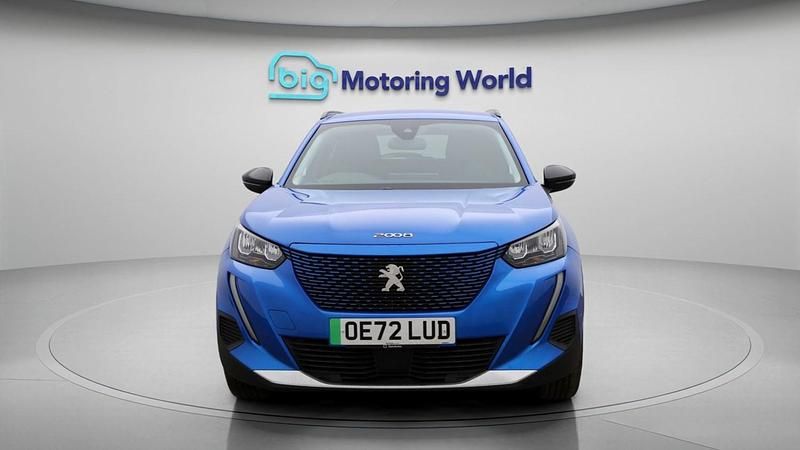 Used Peugeot e-2008 Allure+ 100 kW (136 HP) 2022 Blue SUV