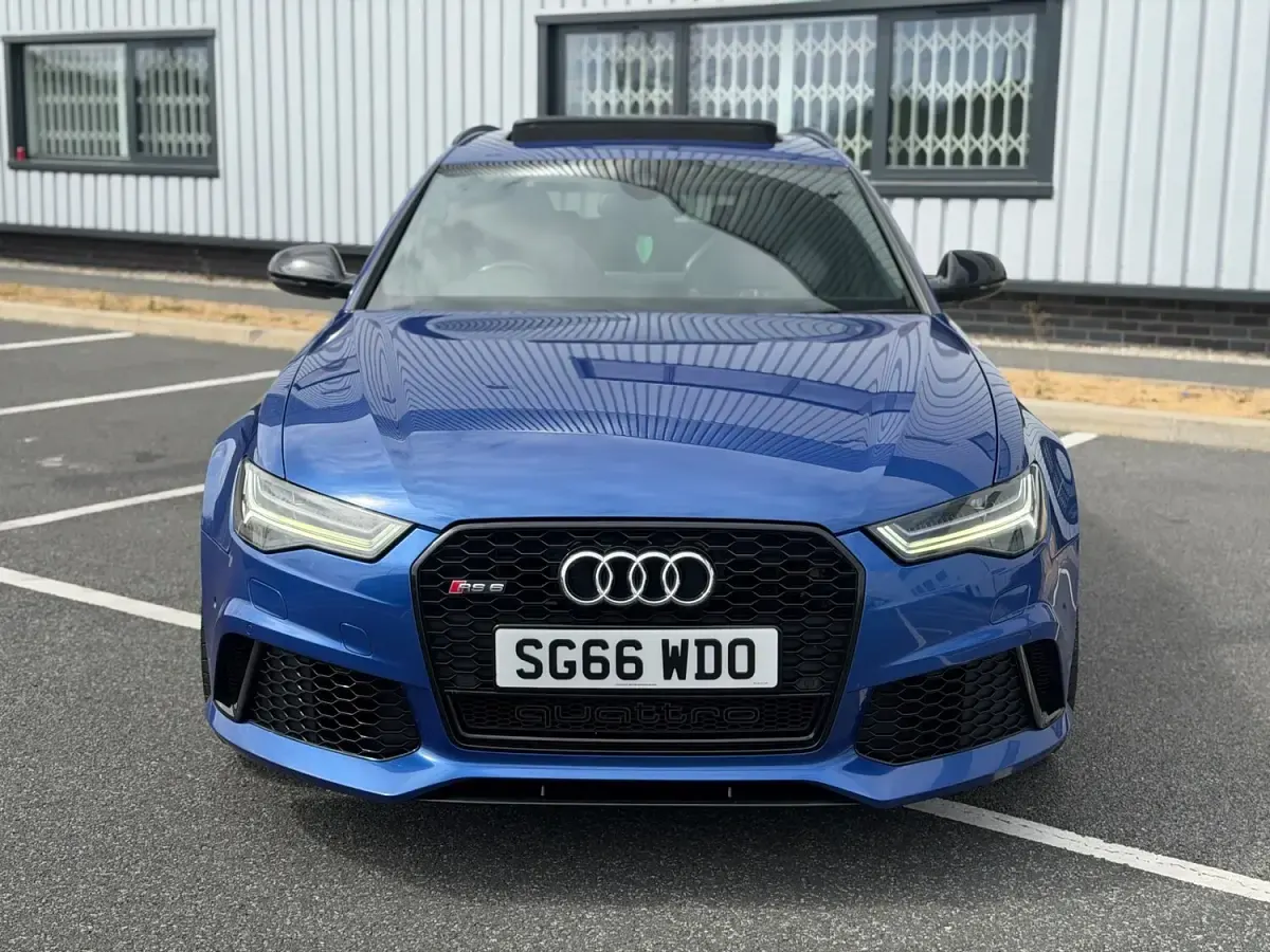 Used Audi RS6 Performance 605 HP (444 kW) 2016 Blue Estate