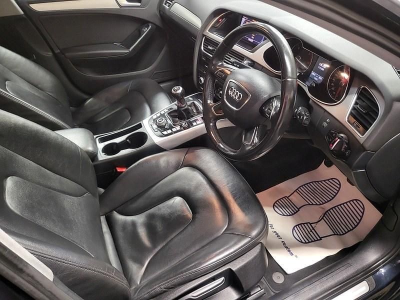 Used Audi A4 Advanced 2012 Blue Sedan