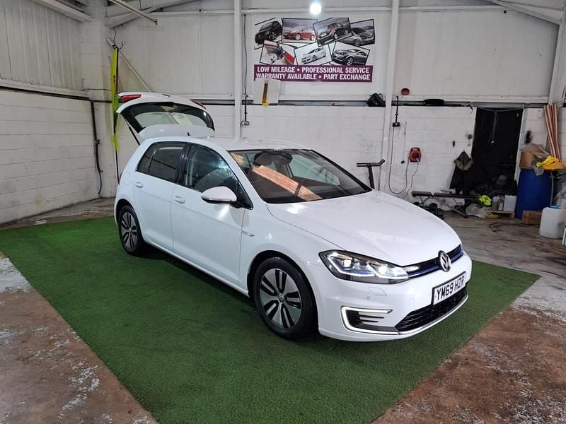 White Used 2019 VW e-Golf Hatchback | £7,995 (Good price) - Image 1/4