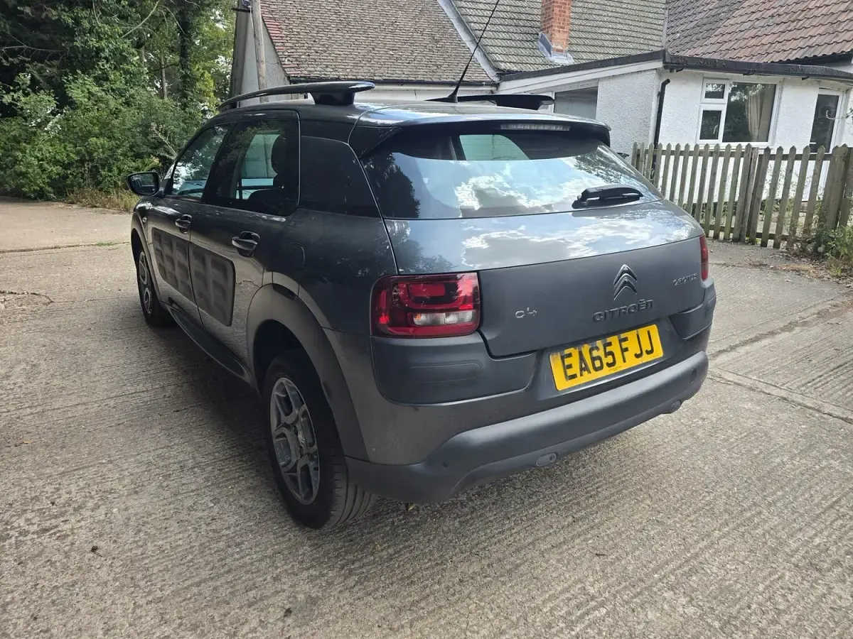 Used Citroën C4 Cactus Feel 100 HP (73 kW) 2015 Grey Hatchback