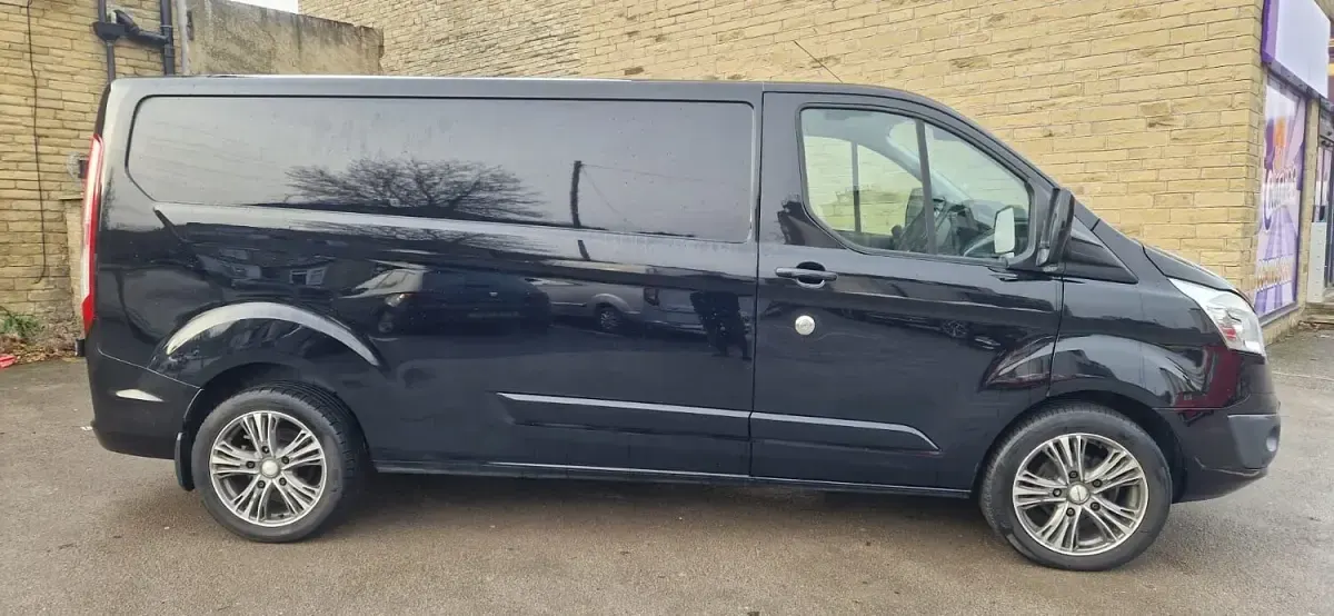 Used Ford Transit Custom Limited 130 HP (95 kW) 2017 Black Van