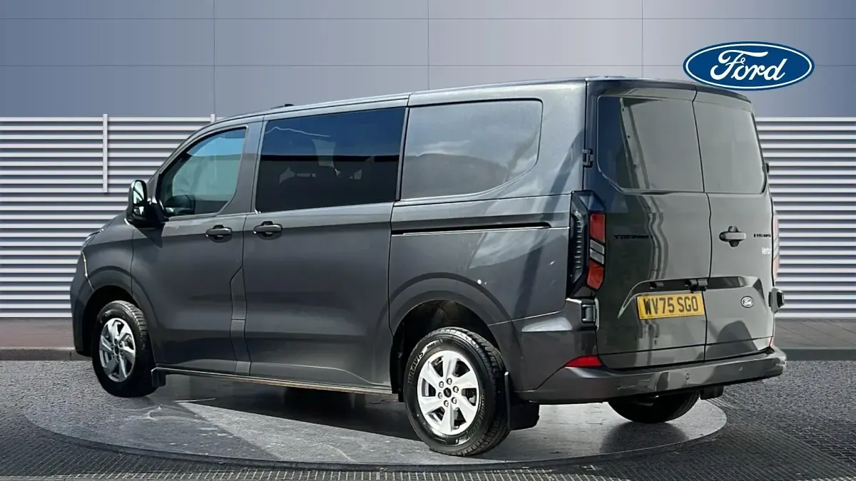Usado Ford Transit Custom Limited 136 HP (100 kW) 2025 Van