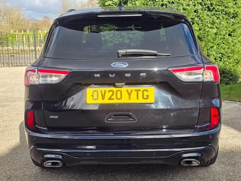 Usado Ford Kuga ST-Line X 190 HP (139 kW) 2020 Preto SUV