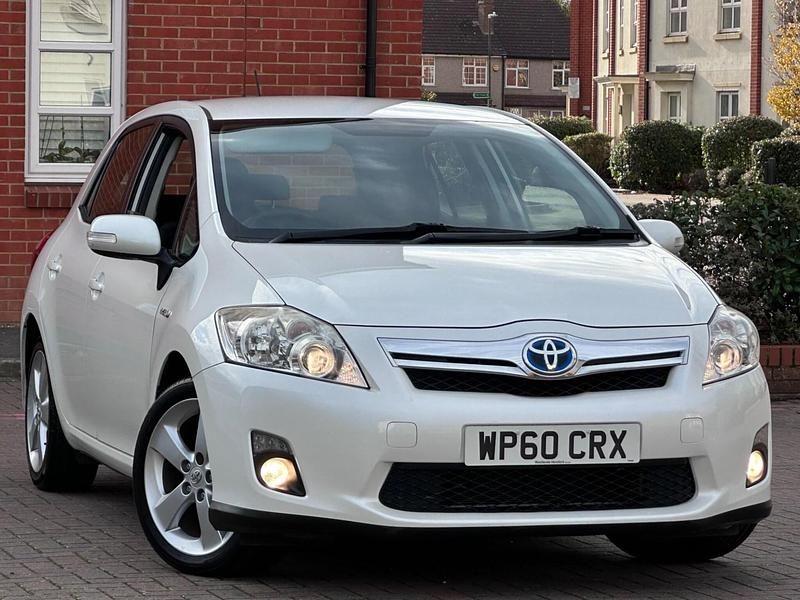 White Used 2011 Toyota Auris Hybrid T4 Hatchback | £5,800 (A bit pricey) - Image 1/4