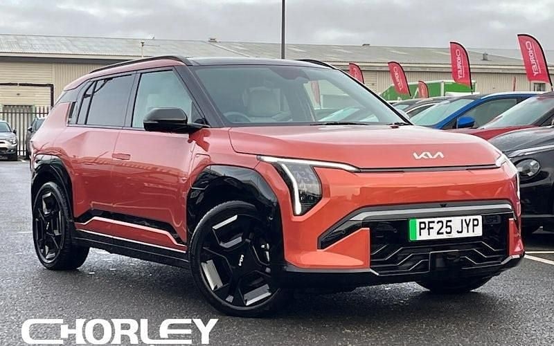 Orange Used 2025 Kia EV3 GT-Line S SUV | £34,020 (Good price) - Image 1/4