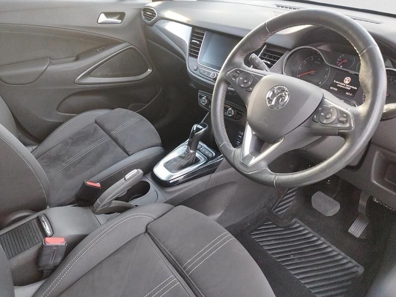 Used Vauxhall Crossland Ultimate 128 HP (94 kW) 2023 White SUV