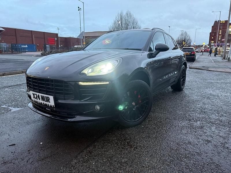 Black Used 2015 Porsche Macan S SUV | £18,495 (Expensive) - Image 1/4
