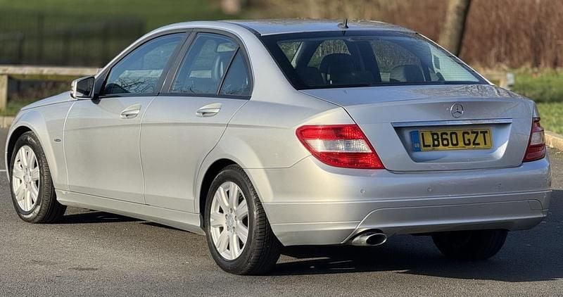 Used Mercedes C200 Executive 136 HP (100 kW) 2011 Silver Sedan