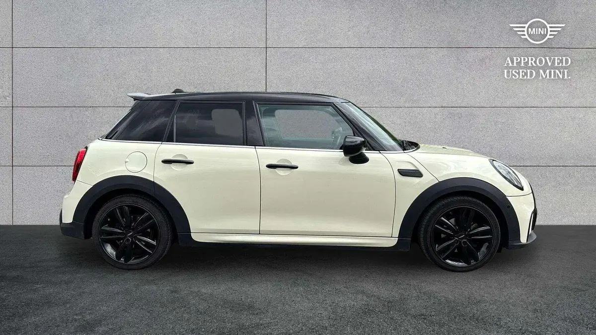 Usado Mini Cooper Hatch 136 HP (100 kW) 2021 Branco Citadino