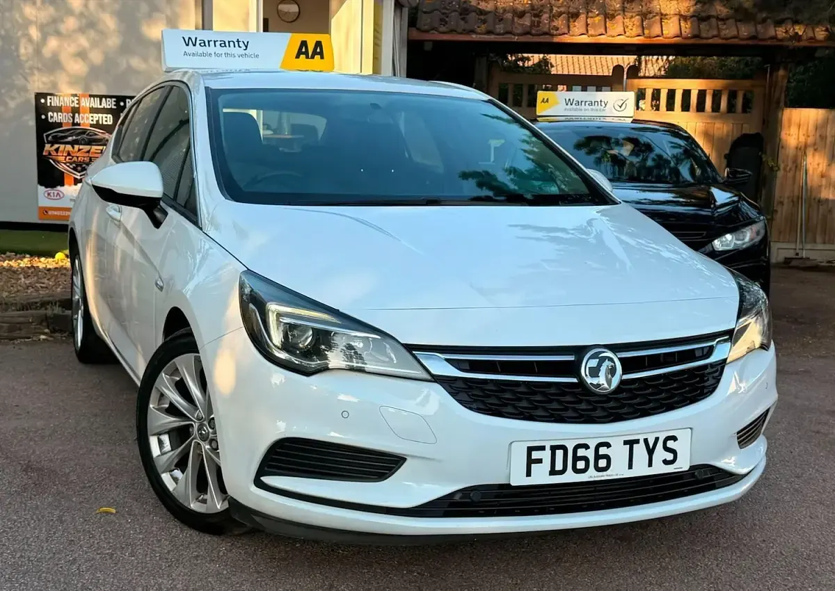 Used Vauxhall Astra S 105 HP (77 kW) 2016 Hatchback