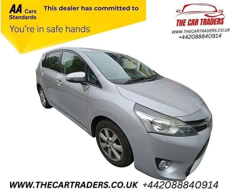 Silver Used 2015 Toyota Verso Multidrive S MPV | £10,588 (A bit pricey) - Image 1/4