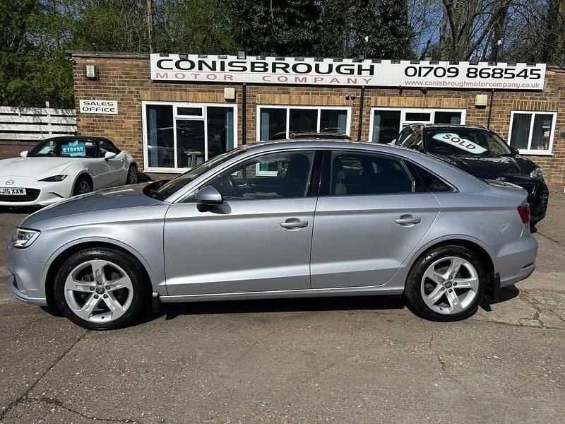 Usado Audi A3 Sport 150 CV (110 kW) 2017 Plateado Berlina