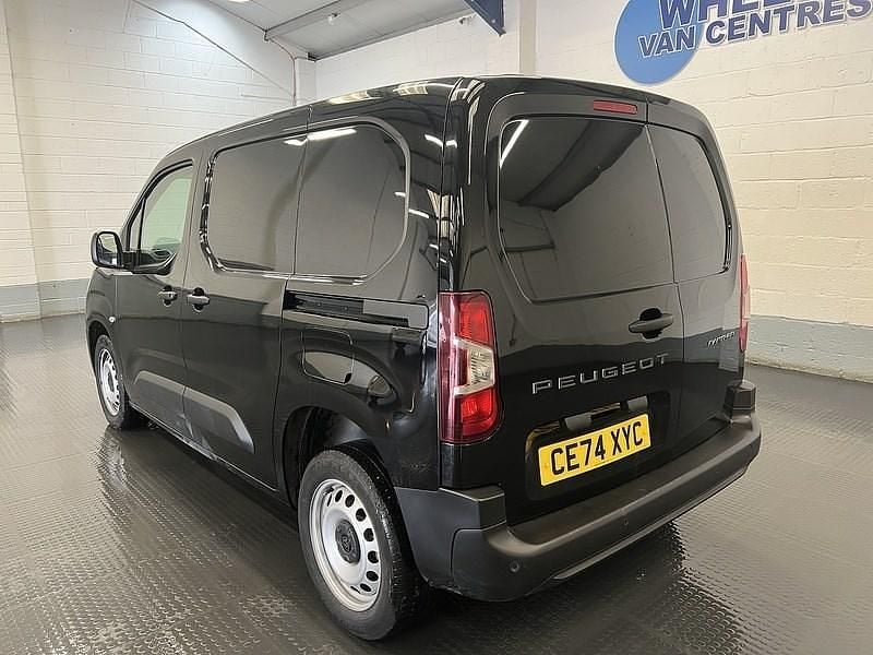 Used Peugeot Partner 131 HP (96 kW) 2024 Black MPV